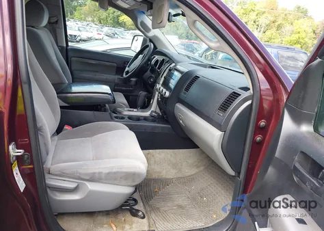 2009 Toyota Sequoia Sr5 4.7L V8 z USA, uszkodzony, nr VIN 5TDBT64A49S000647